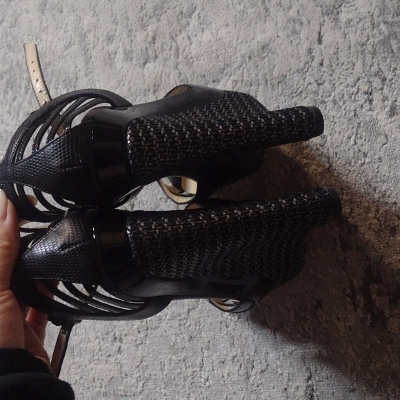 Rock & Republic Wedges - Picture 3 of 4